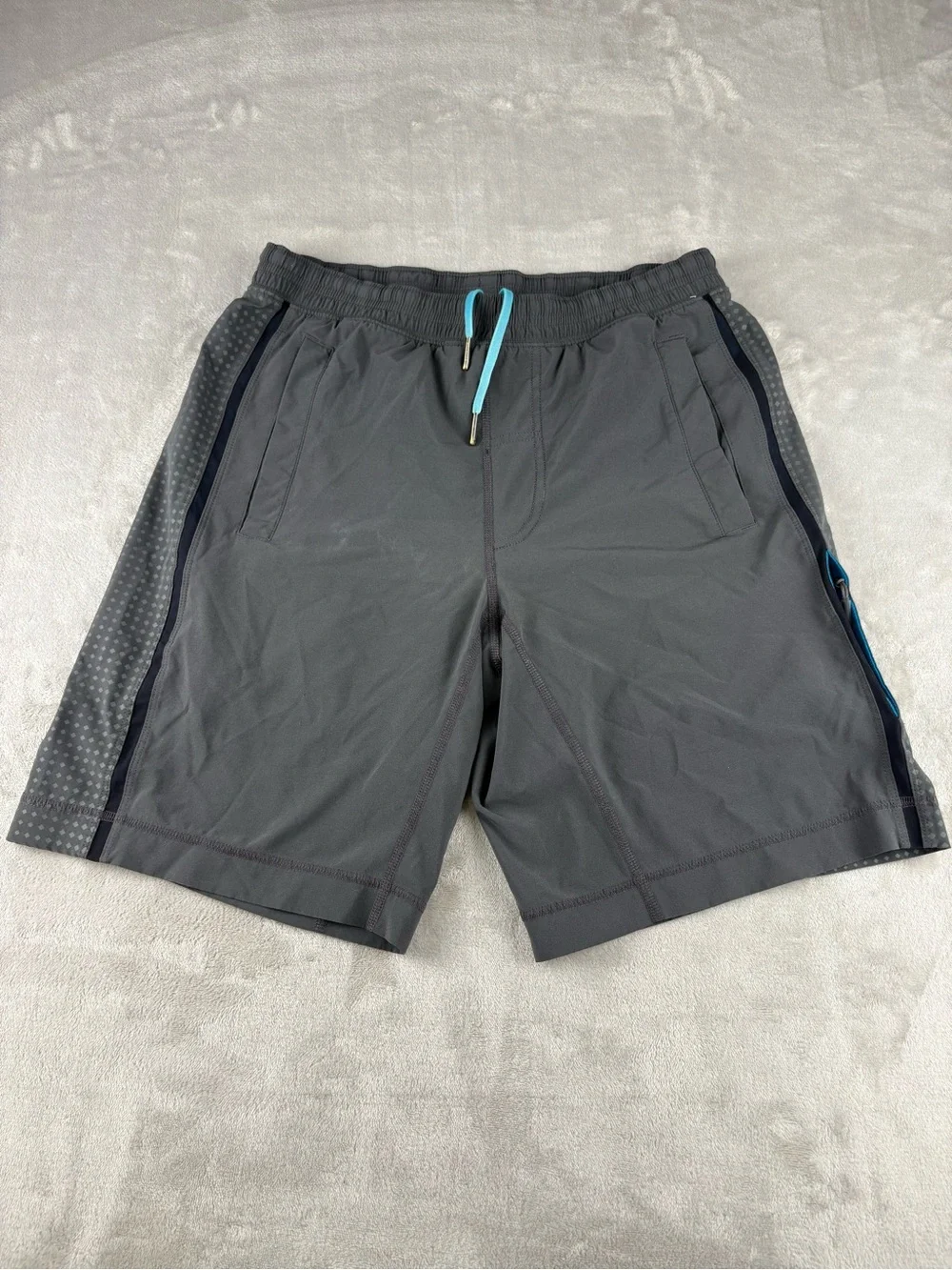 Lululemon Mens Athletic Shorts Gray Training Gym 7” Inseam Assumed Small
